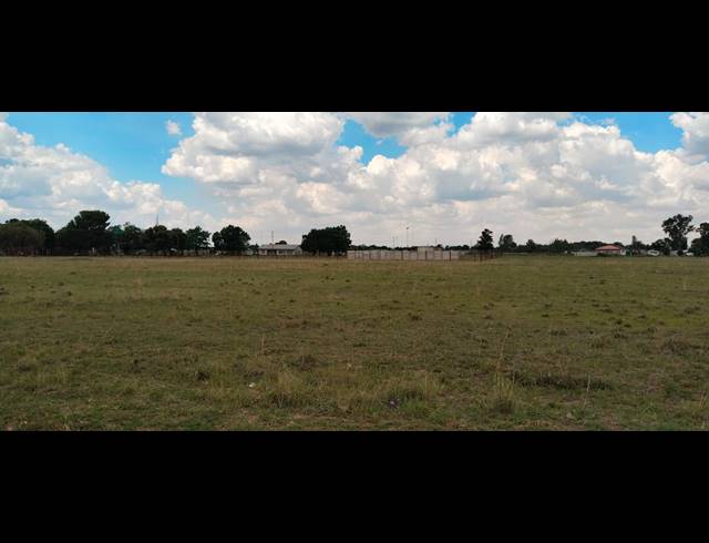 26,475M² VACANT LAND FOR SALE IN BOLTONWOLD